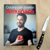 Libro Cocina con Joseba Arguiñano y cuchillo puntilla con la firma de Karlos Arguiñano